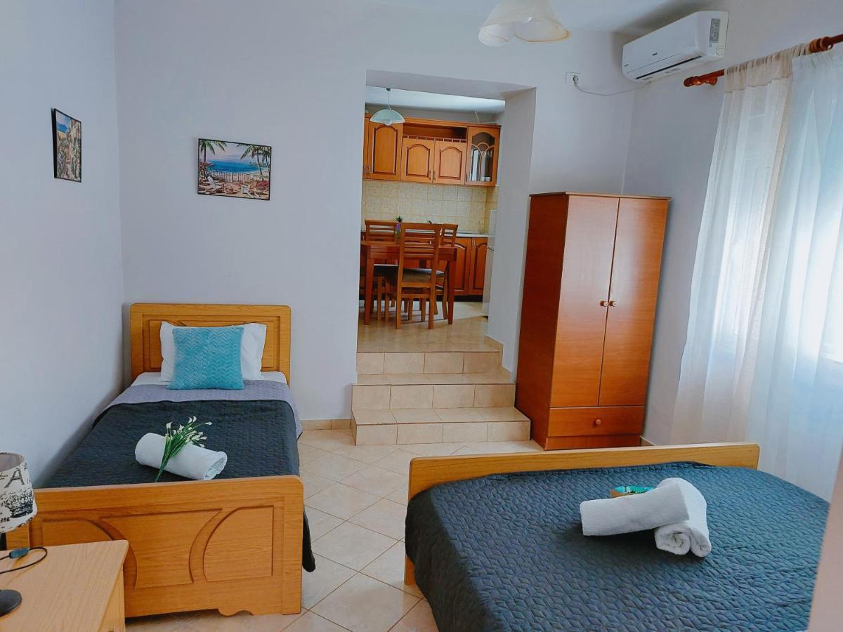 Orange Guest House Dhërmi Exterior foto